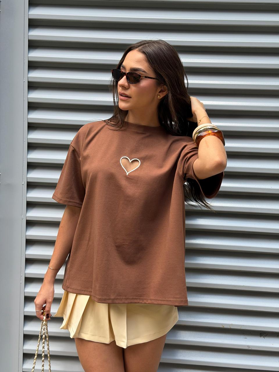 CAMISETA LOVELY